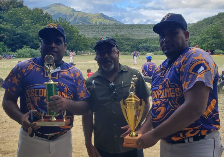 GoldQuest apoya torneo de softball con motivo patronales de Sabaneta en San Juan