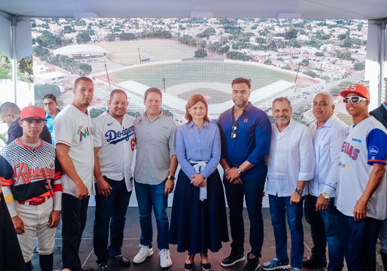 Vicepresidenta Raquel Peña y ministro Bonilla inauguran en Bonao Estadio de Béisbol “Bebecito del Villar”