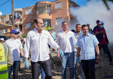 PROMESE/CAL realiza jornada de descacharrización en Santo Domingo Norte