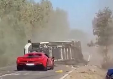Caravana de autos Ferrari y Lamborghini en isla italiana ocasionan accidente y mueren dos personas