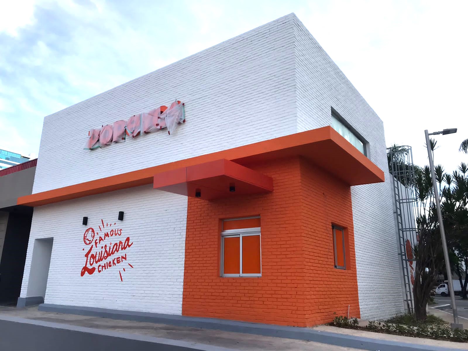 POPEYES abrirá el 14 de octubre su primer restaurante en República