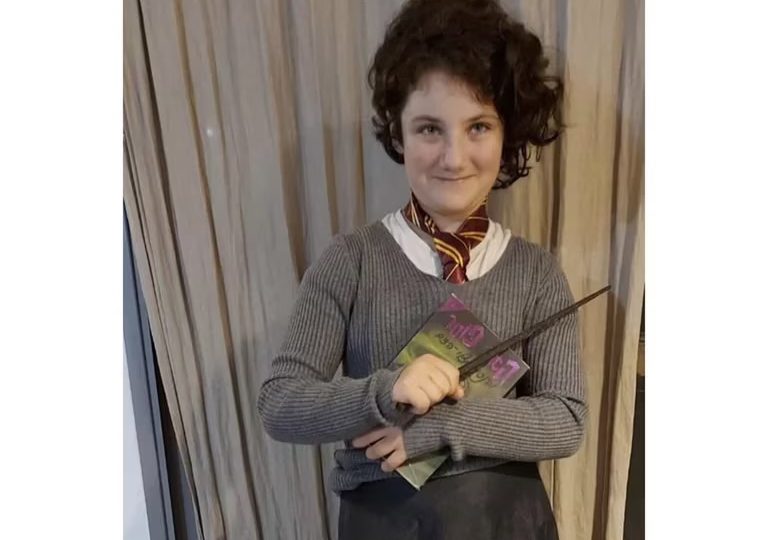 Hallan sin vida niña autista fanática de Harry Potter; fue secuestrada junto a su abuela por terroristas de Hamás