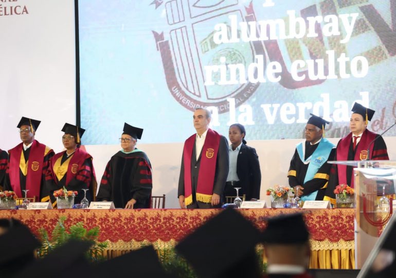 #VIDEO: Presidente Abinader encabeza Sexagésima Sexta Graduación de UNEV