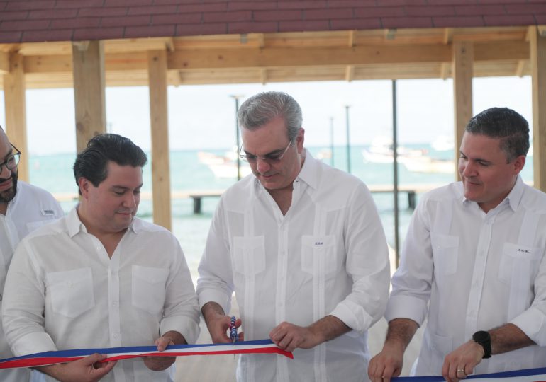 Gobierno dominicano inaugura muelle pesquero y turístico en Cabeza de Toro