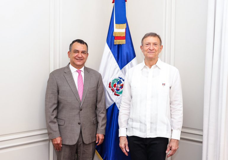 Presidente de la JCE y ministro Roberto Álvarez se reúnen; conversaron sobre elecciones presidenciales y diputaciones en el exterior 2024