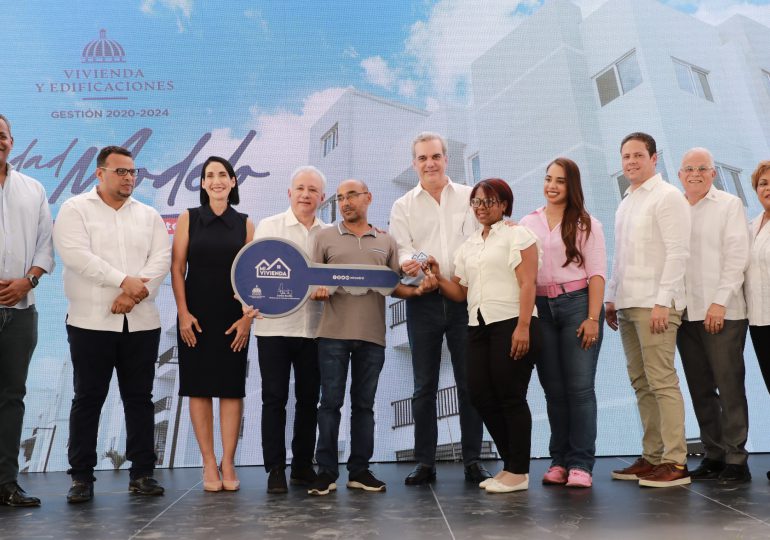 Abinader entrega 264 apartamentos para completar 1,524 de los 1,760 proyectos en Ciudad Modelo