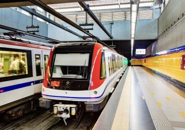 Aclaran situación con usuario que notificó que su hijo se habría quedado fuera de vagón del Metro Santo Domingo