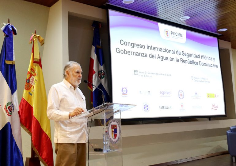 “Para enfrentar los problemas de agua hay que considerar el cambio climático”, dice Ceara Hatton