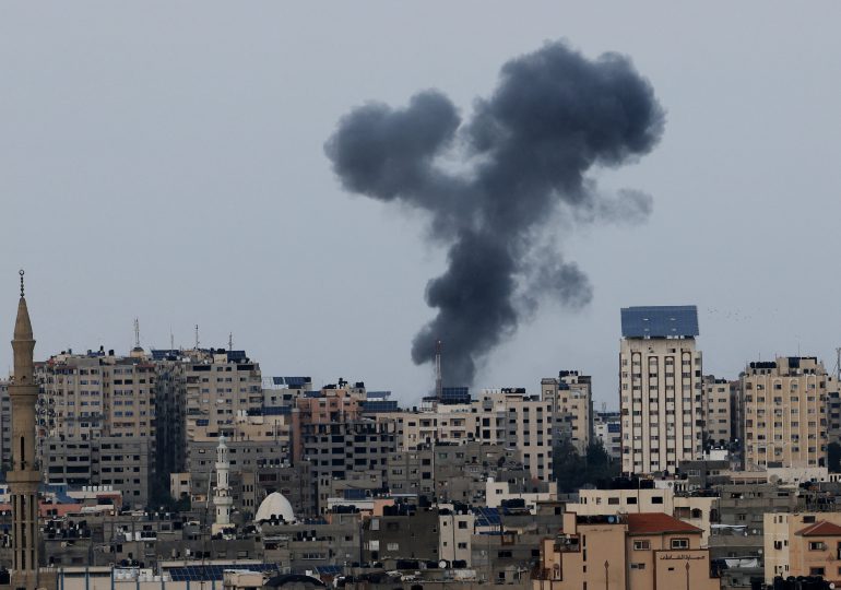 Hezbolá bombardea dos cuarteles israelíes tras la muerte de tres de sus miembros