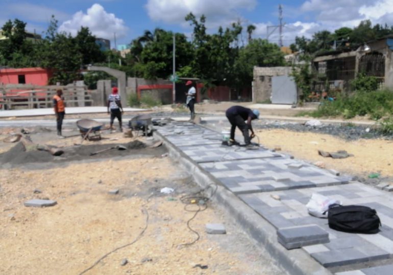 Comunitarios de Santo Domingo Norte recibirán más agua y cañadas saneadas