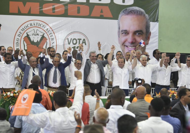 Partidos MODA y PASOVE proclaman a Abinader como su candidato presidencial
