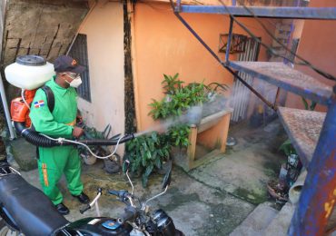 Realizan despliegue cívico-militar para combatir el dengue en La Puya de Arroyo Hondo en SD, Santiago y otras provincias
