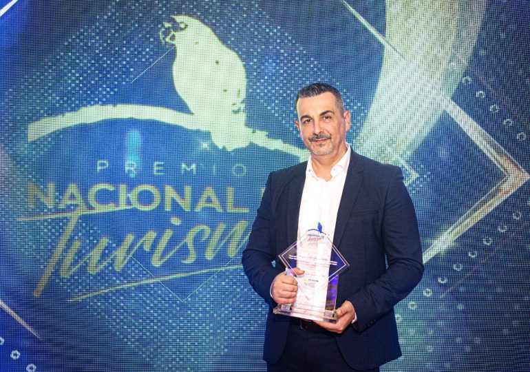 Director del Lopesan Costa Bávaro recibe el Premio Nacional de Turismo