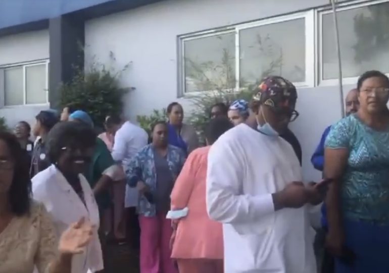 #VIDEO: Personal del Hospital San Lorenzo de Los Mina dicen “No a la privatización de los servicios de salud”