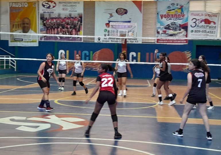 Equipos U17 de Gurabo y el Cluci a la final del VII torneo de voleibol femenino en opción a la Copa Alcaldía de Santiago