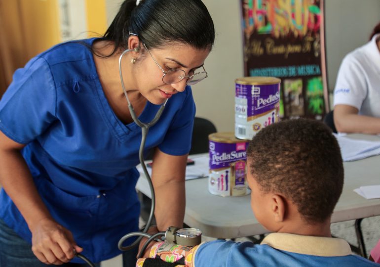 INABIE asiste a estudiantes diagnosticados con desnutrición con entrega de suplementos nutricionales