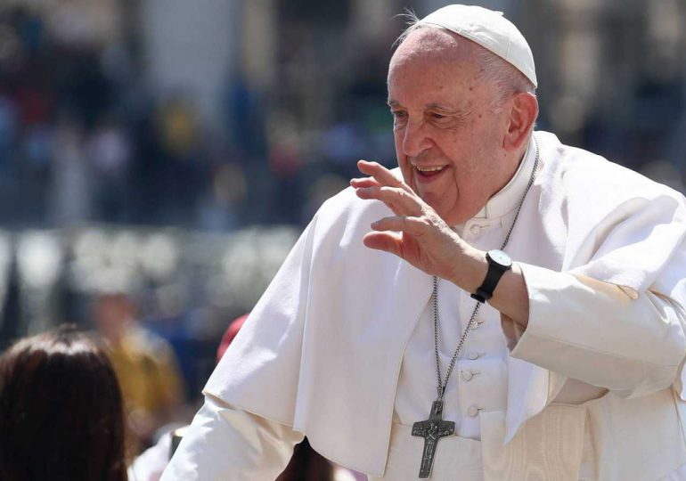 Papa Francisco responde a dubias (dudas) que enviaron cinco cardenales el pasado mes de julio