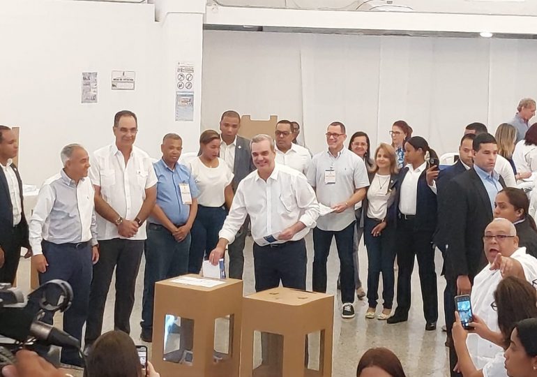 VIDEO | Luis Abinader llama a precandidatos PRM a aceptar resultados