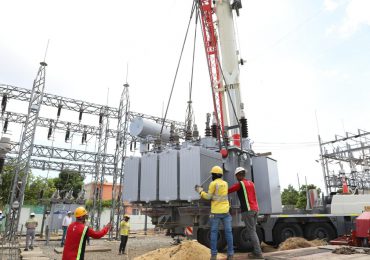 Edeeste instala transformador más potente para suplir aumento de la demanda eléctrica en SPM