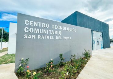 Presidente Abinader y ministro Bonilla entregan Centro Tecnológico Comunitario en San Rafael del Yuma