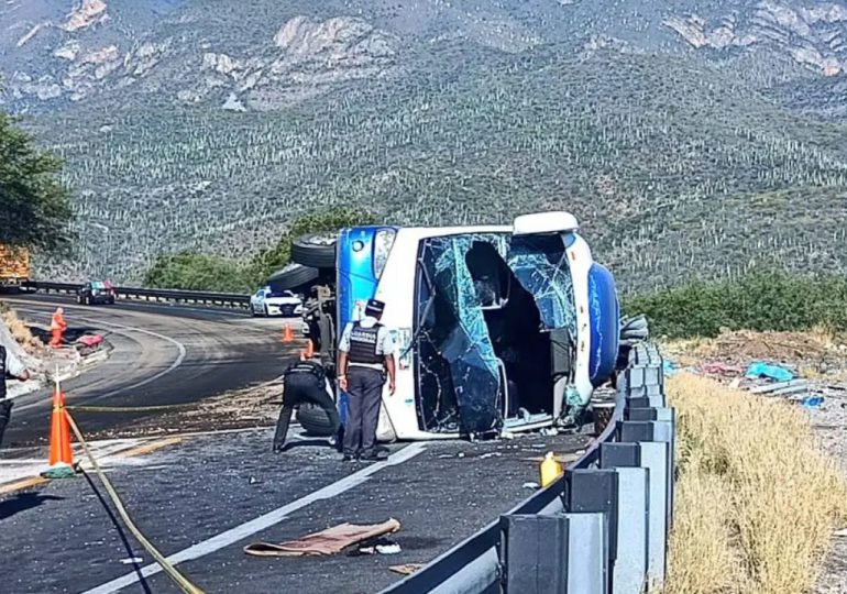 Mueren 18 migrantes de Venezuela y Haití en accidente de carretera en México