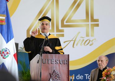 Presidente Abinader recibe Título Doctor Honoris Causa en Políticas Públicas de UTESUR