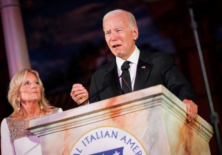 Biden limita la separación de familias migrantes en la frontera con México