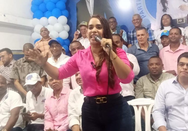 Betty Gerónimo proclama su candidatura a la Alcaldía de Santo Domingo Norte