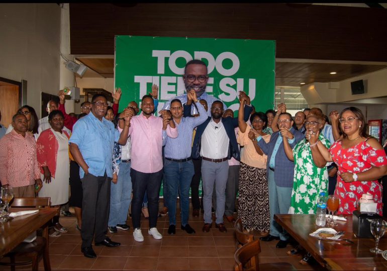 Carlos De Pérez recibe apoyo de la iglesia en La Romana