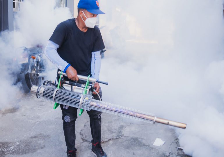 Fundación Raymond Rodríguez inicia operativos de fumigación para combatir dengue y otras enfermedades en Distrito Nacional