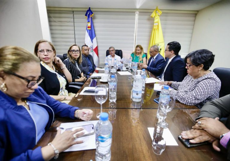 CMD, Sociedades Médicas y Salud Pública trabajarán de la mano para combatir el dengue