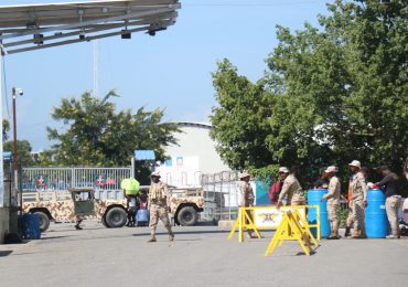 CESFRONT bloquea con vehículos paso fronterizo por Dajabón tras incidente de ayer