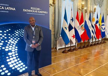 Diputado Juan Dionicio pide cooperación para resolver crisis haitiana durante viaje a Rusia