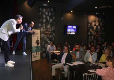 César Cordero y Mauricio Piñol ofrecen conferencia en Chao Café