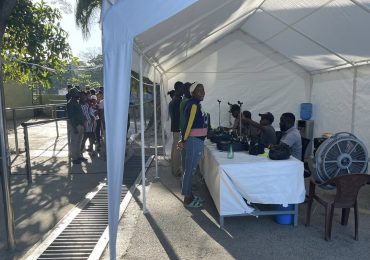 Comerciantes haitianos continúan ingresando de manera organizada por Elías Piña y Jimaní