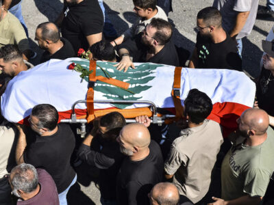 AFP exige "investigación exhaustiva" de bombardeo de periodistas en Líbano