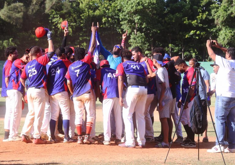 Unapec se corona en el Torneo de Béisbol Universitario