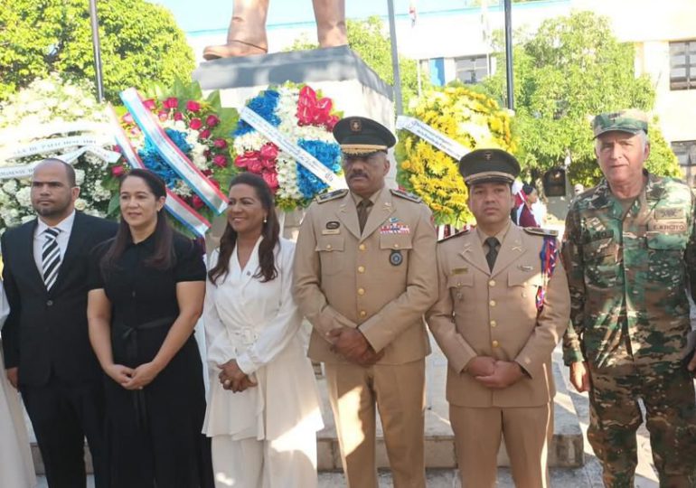 FF.AA y Efemérides Patrias rinden homenaje a los Héroes de la Batalla de Palo Hincado