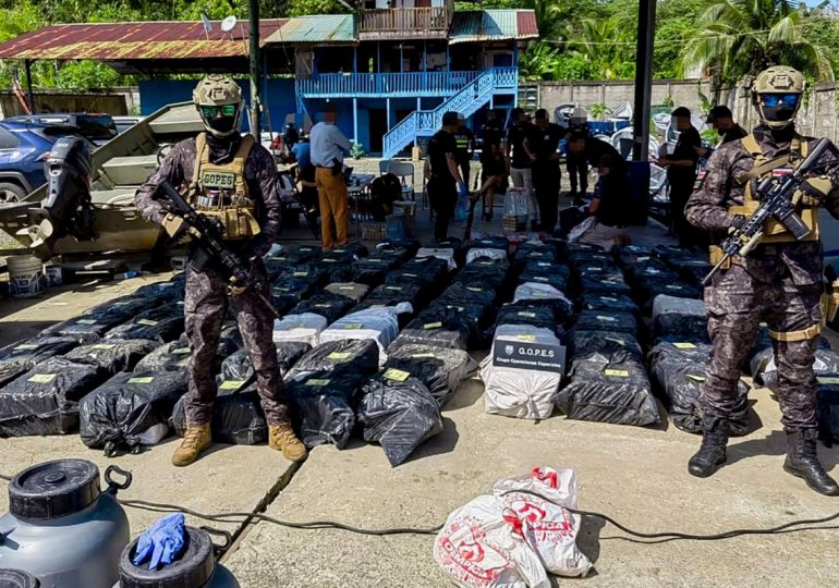 Incautan en Costa Rica dos toneladas de cocaína tras persecución marítima