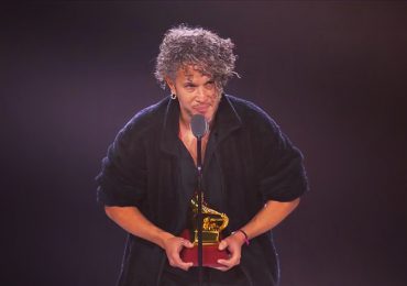Vicente García gana Grammy Latino y lo dedica a RD