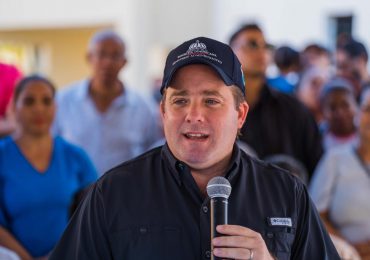 Ministro Paliza lleva aportes a las provincias San José de Ocoa y Azua