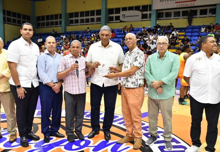 Clásico Baloncesto Boyón Domínguez dedicado al ministro de Interior y Policía