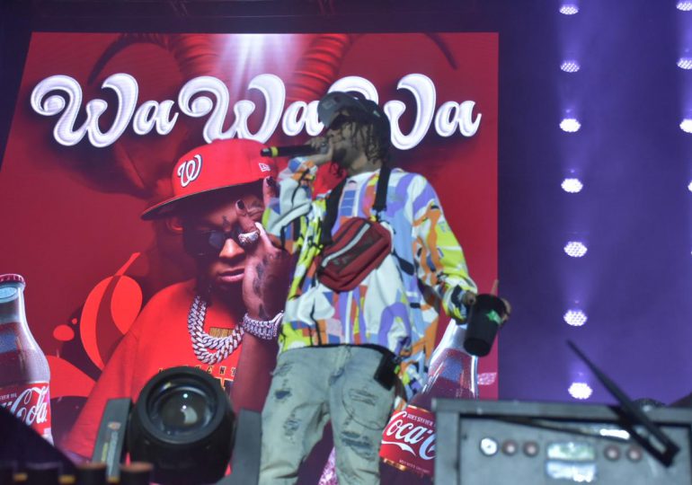VIDEO | Rochy RD hace vibrar el CocaCola Flow Fest, en México