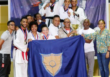Equipo de taekwondo O&M gana Juegos Universitarios