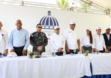 Edeeste lleva Plan Nacional de Iluminación a Los Guaricanos de SDN