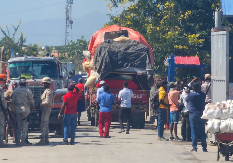 Haití abre sus puertas por segunda ocasión para permitir cruce de mercancías varadas en Dajabón