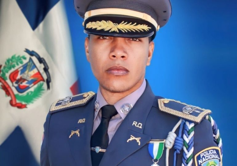 Gabriel Mercedes se despide como subdirector de comunicaciones de la Policía