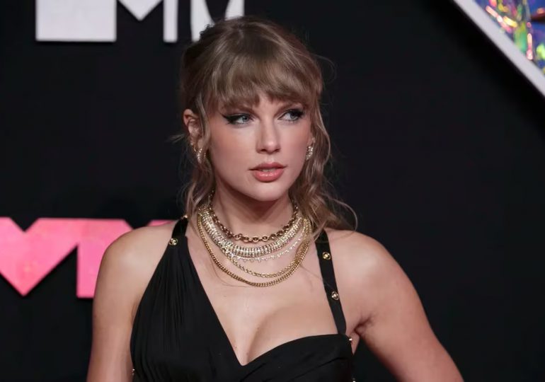 Taylor Swift abrumada por el dolor tras una de sus fanáticas morir en pleno concierto