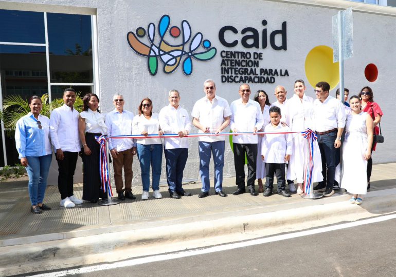 VIDEO | Abinader inaugura CAID en SDE; anuncia apertura para 2024 de 6 nuevas unidades de atención terapéutica  en cinco provincias