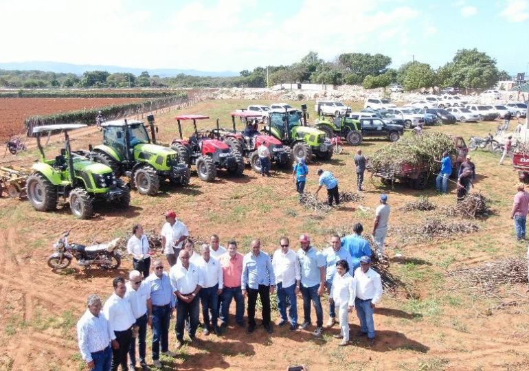 Agricultura prepara terrenos para cultivos de ciclo corto en zonas rurales de la provincia Puerto Plata